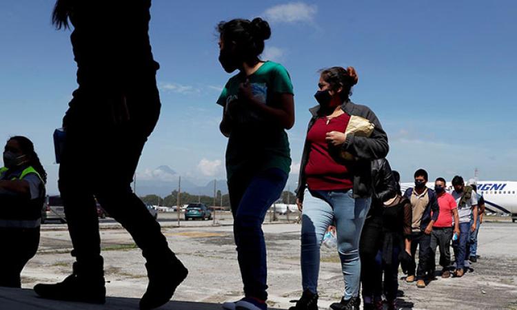 Incrementan migrantes retornados al país, según boletín del OMIH