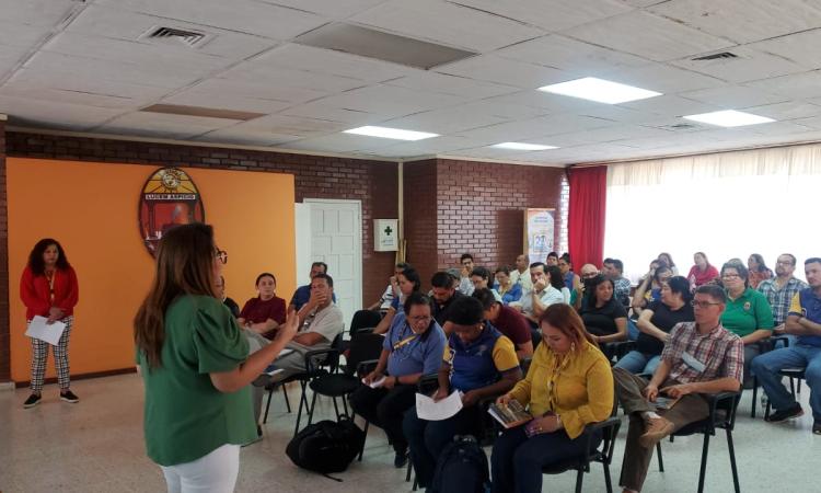 Dirección de Carrera Docente capacita a casi 60 docentes del CURLA y ITST-UNAH