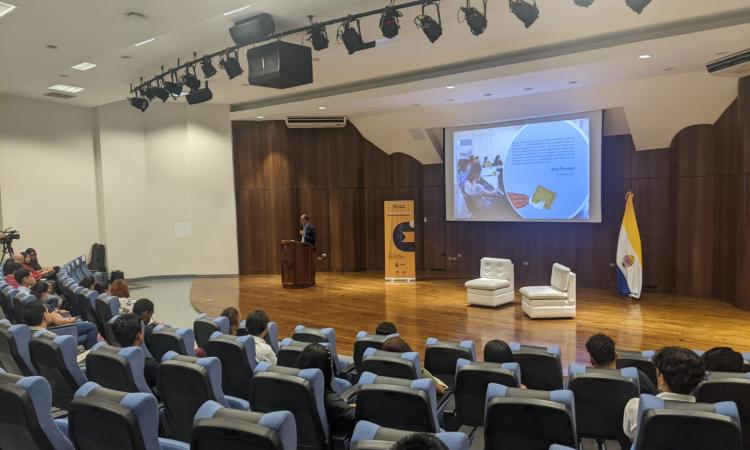 Club de Lectura UNAH desarrolló conversatorio sobre el poema “Los pobres”