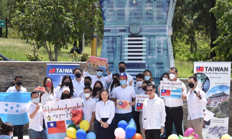 Estudiantes hondureños tendrán opción de seguir sus estudios en Taiwán o trasladarse a China 