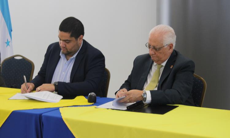 UNAH y Sedesol firman convenio en busca de impactar positivamente el sector social del país