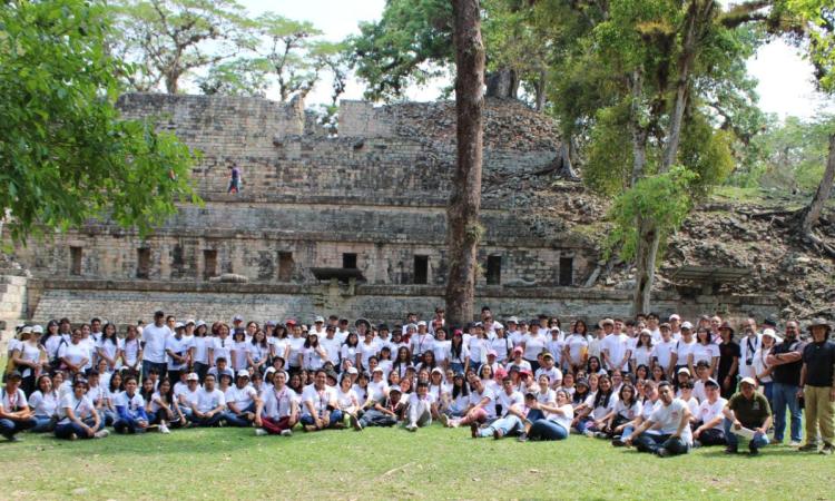 En Copán docentes de la UNAH imparten conferencias a estudiantes de la Universidad de El Salvador 