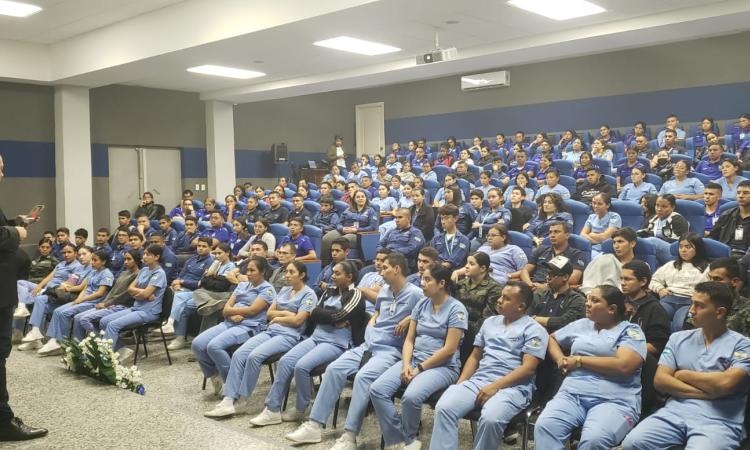 Personal de la DEGT-UNAH brinda en la UDH charla sobre la inteligencia artificial