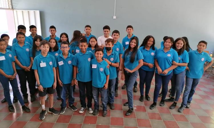 Estudiates de Psicología exploran bienestar y desafíos psicosociales de adolescentes de Cane, La Paz