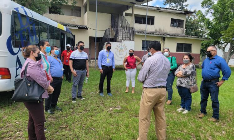 CURC apoya actividades educativas en la comunidad de Flores, Comayagua 