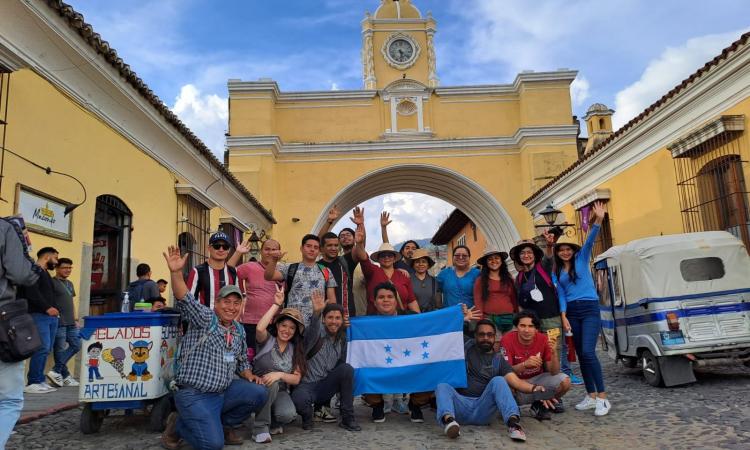Estudiantes de Historia fortalecen sus conocimientos con gira académica por Guatemala  