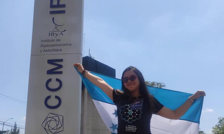 Estudiante de la UNAH representó al país en la 13ª Escuela de Verano de Astrofísica, en México
