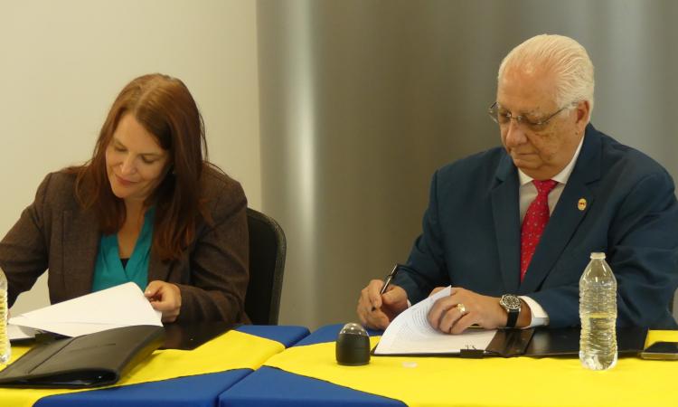 UNAH firma convenio de cooperación con la Asociación Dar a Luz Honduras 