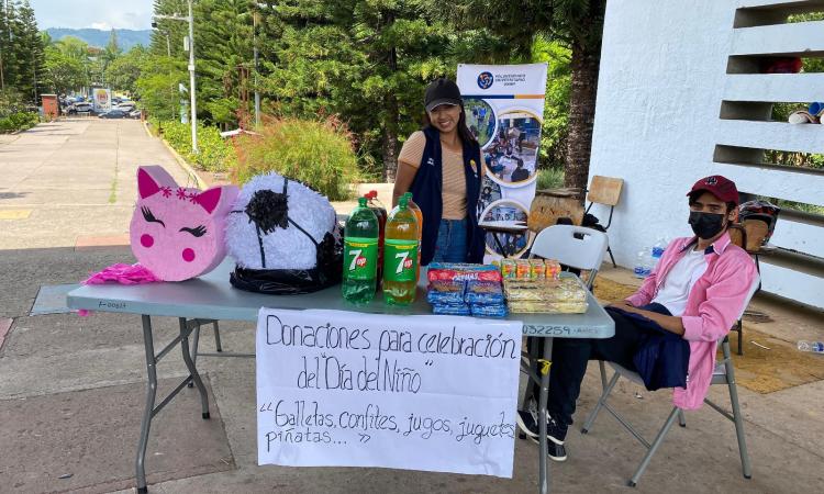 Voluntariado Pumas en Acción realiza jornada de recolección de juguetes para el Día del niño