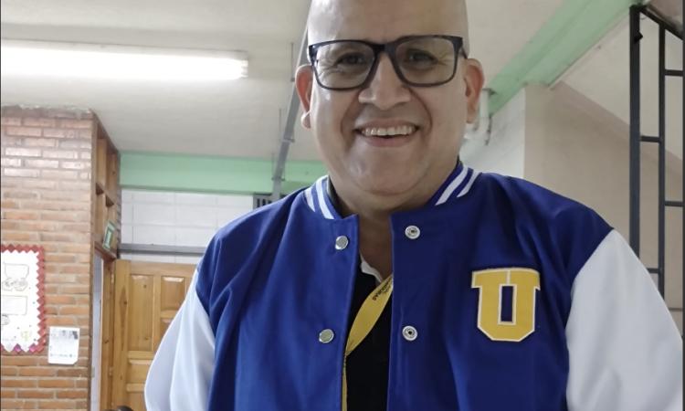 VOAE-UNAH: psicólogo Felipe Pineda cumple 33 años de promoción de la salud mental 