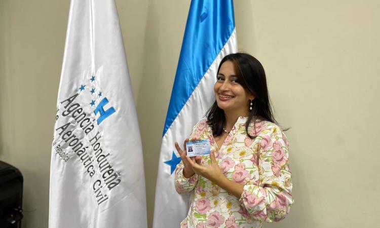 Docente de la UNAH, primera hondureña certificada como piloto de drones
