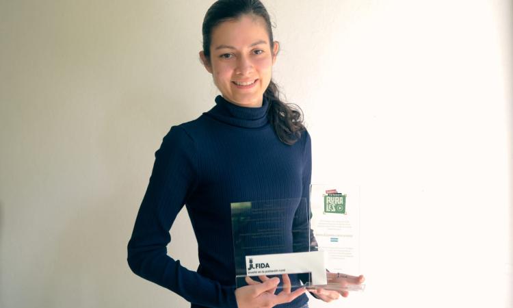 Egresada de la UNAH gana premio tecnológico a nivel latinoamericano y lo recibe en Roma