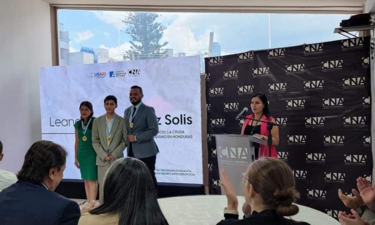 Estudiantes de la Carrera de Periodismo ganan primeros lugares de Pasantía Anticorrupción del CNA  