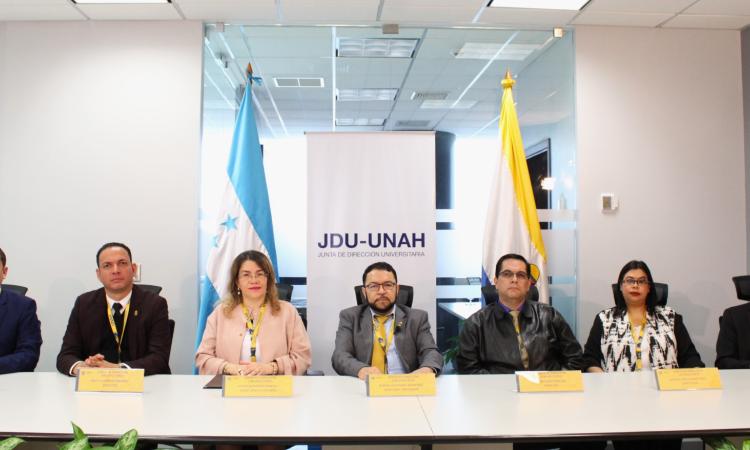 50 postulantes a autoridades de la UNAH pasan a la siguiente etapa del proceso