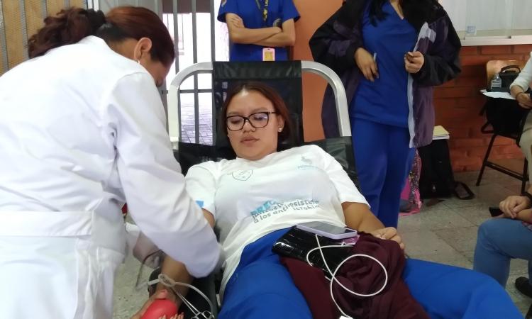 Cruz Roja Hondureña realiza campaña de captación de sangre en la UNAH
