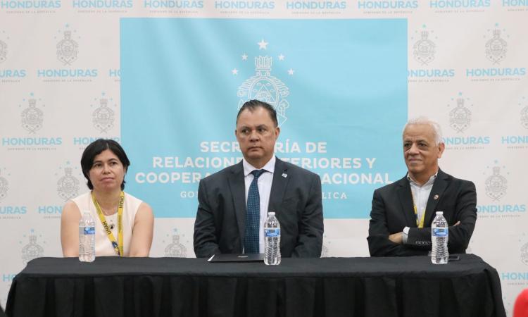 ¡Histórico! UNAH capacitará a diáspora de hondureños en España y EE UU
