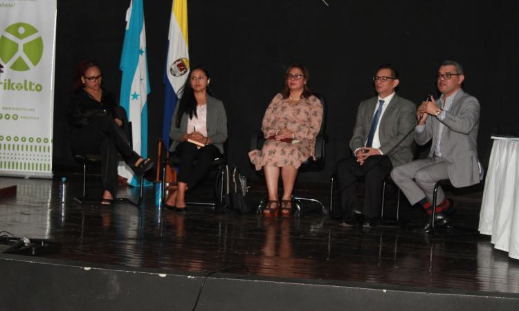 Foro de la FCCSS de la UNAH analiza el Sistema Político y Estado de Derecho en Honduras