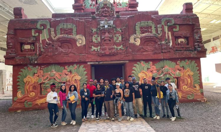 Estudiantes de ITST-UNAH realizan gira académica en Copán Ruinas