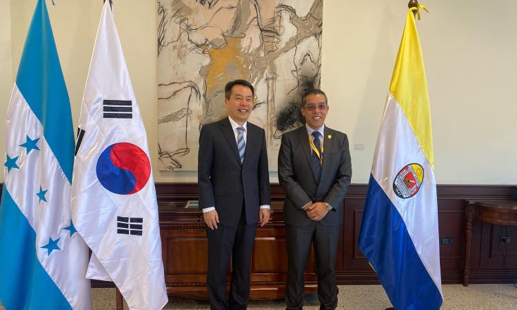 Embajada de Corea del Sur reafirma su apoyo a la UNAH