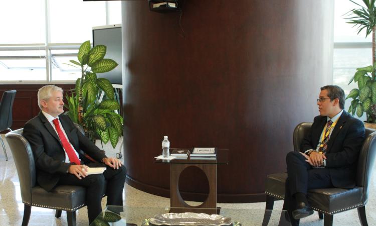 Embajador de Francia y rector de la UNAH buscan ampliar agenda bilateral