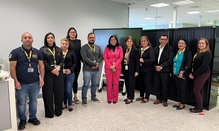 Vicerrectora Murcia realiza visitas de cortesía a unidades académicas 