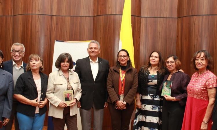 UNAH y  Sociedad de Literatura de Honduras presentaron obras literarias 