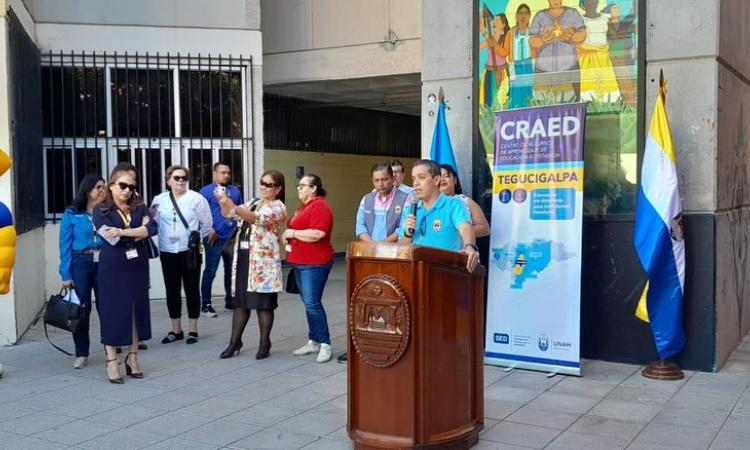 Rector Fernández anuncia que fortalecerán sistema de educación a distancia  