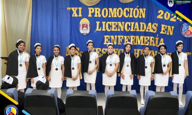 CURNO celebra investidura de la XI promoción de profesionales de Enfermería