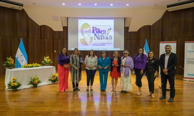 Otorgan premio Paca Navas a reconocidas mujeres defensoras de los derechos de las personas con discapacidad