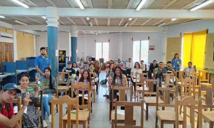 Universitarios de UNAH-Tec Aguán recibieron charla sobre abuso sexual, deberes y derechos de los estudiantes