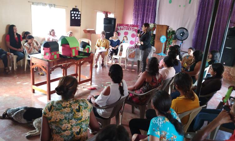  UNAH-Tec Danlí imparte taller sobre autoestima a mujeres de Quisgualagua