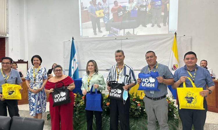 UNAH-VS desarrolló el foro "Brecha digital en la educación básica de Honduras"