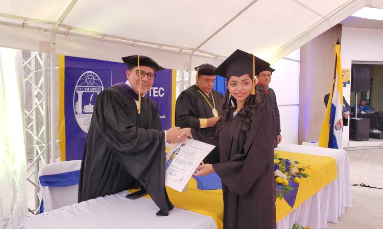 UNAH-Tec Aguán gradúa 47 nuevos profesionales; 36 con mención honorífica