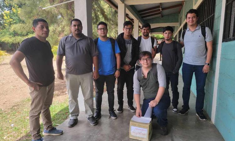Estudiantes de Matemáticas reactivan centros de cómputo de instituciones educativas en San Ignacio