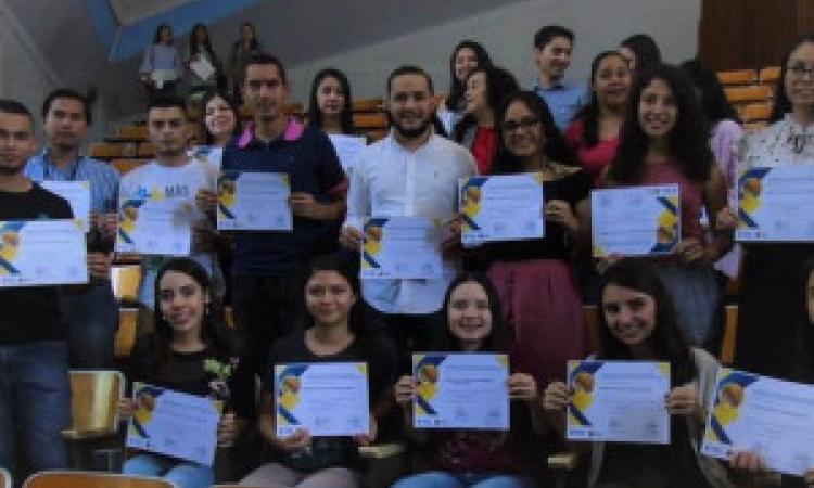 UNAH reconocerá estudiantes con excelencia académica del año 2019
