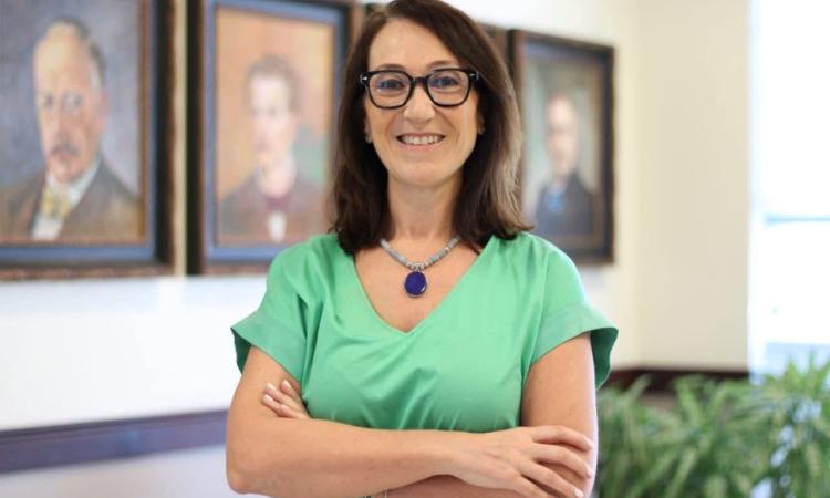 La Dirección de Cultura de la Vicerrectoría Académica recibe a la Dra. María Elena Bottazzi, personaje del Año Académico 2026...¡La Dirección de Cultura te lo cuenta!