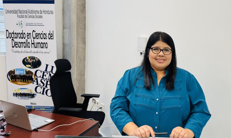 Asalia Alejandra Zavala Rodríguez presentó su tesis doctoral