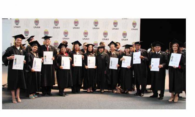 29 nuevos graduados del Doctorado en Ciencias Sociales con Orientación en Gestión del Desarrollo reciben título en la UNAH 