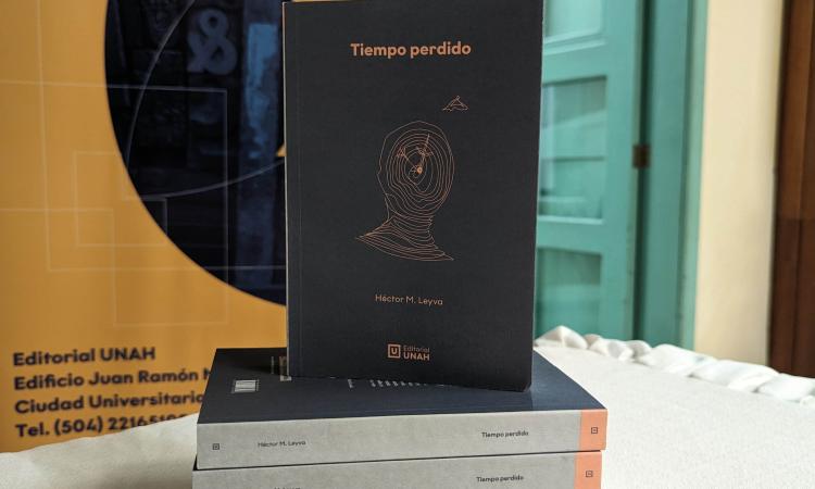 «Tiempo Perdido» Novela de Héctor Leyva es presentada en La Biblioteca Nacional