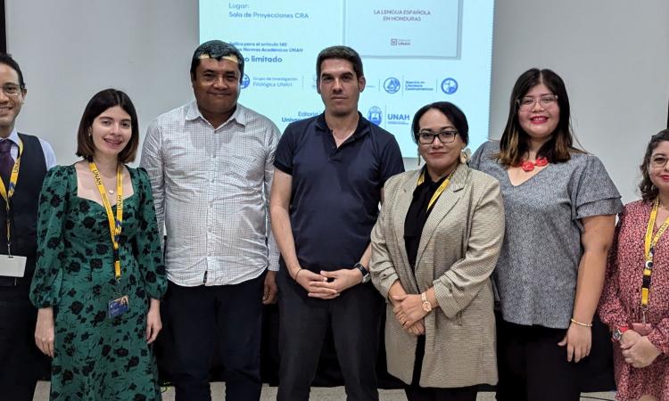 Presentación del libro «La lengua española en Honduras» a cargo del doctor José Luis Ramírez Luengo