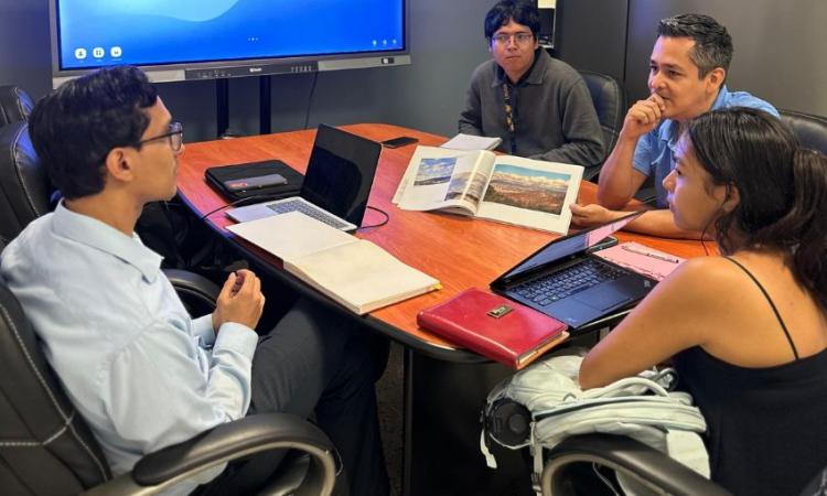 Editorial Universitaria brinda asesoría editorial al «Atlas nacional de nubes de Honduras» del IHCT-UNAH