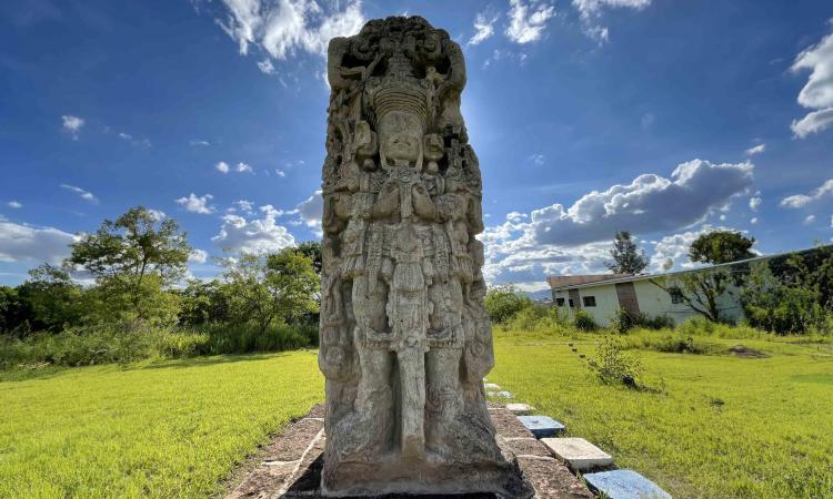 Arqueoastronomía y Topografía en Quiriguá y Copán: Evento académico internacional desarrollado por la UNAH (Honduras), USAC(Guatemala), y la UDFJC (Colombia)   