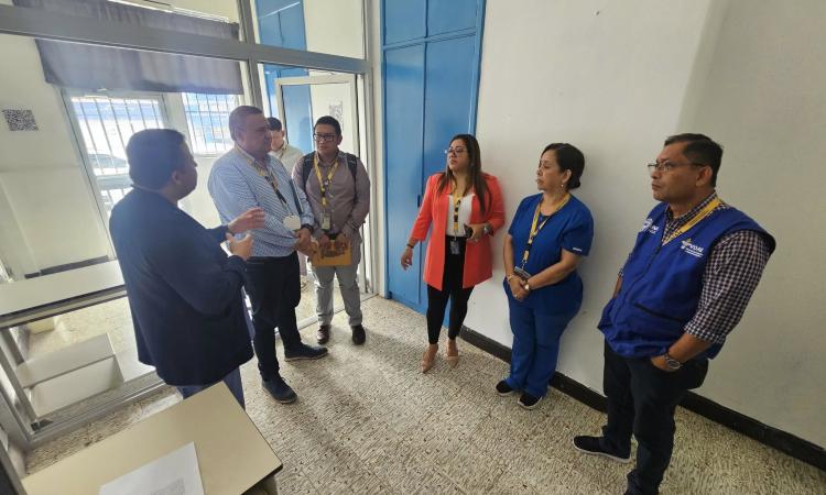 VOAE visita la FCM para fortalecer servicios de apoyo a estudiantes del área de la salud