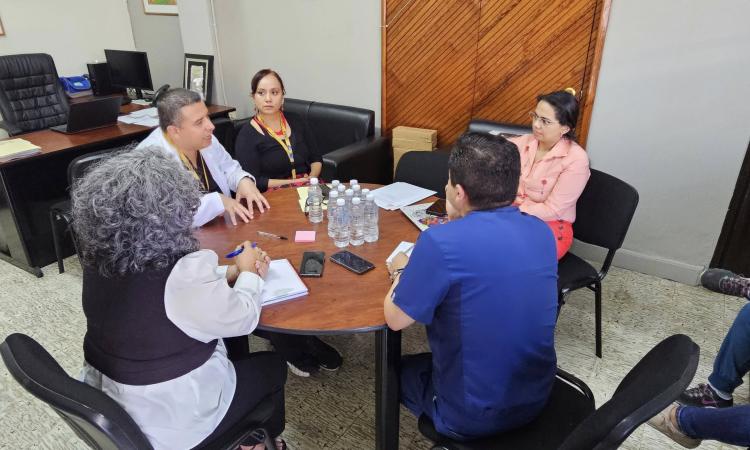 FCM reactivará su revista científica y premiará investigadores