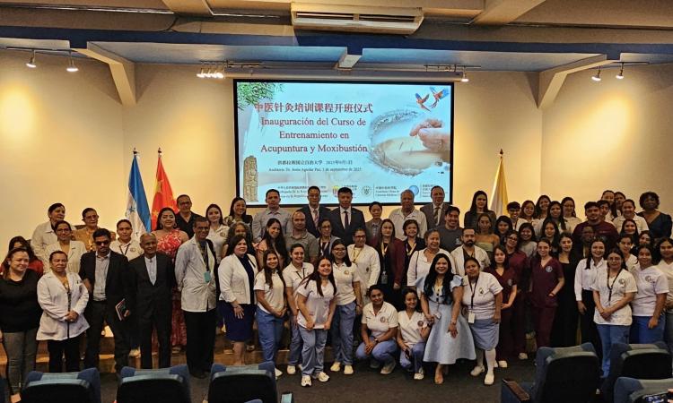 Profesionales de la salud recibirán formación en medicina tradicional china