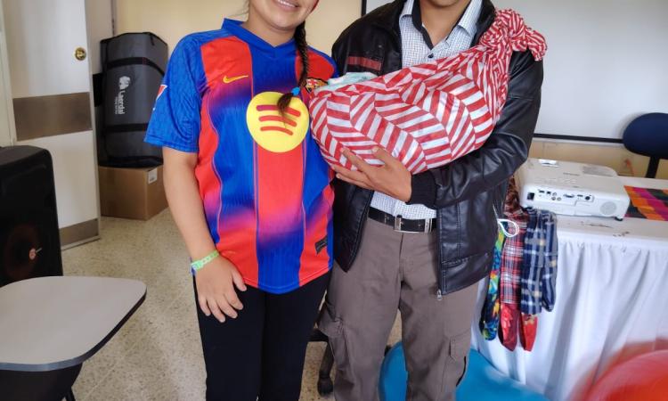 El primer parto en agua en un hospital público de Honduras marca un hito en la atención humanizada del nacimiento