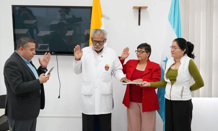 Juramentan a nuevos miembros de la Junta Directiva de la Facultad de Ciencias Médicas