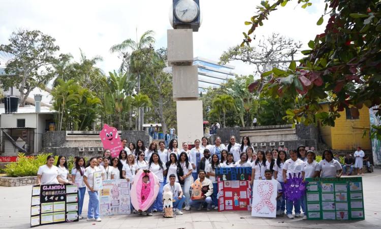 Enfermería realiza jornada de promoción del uso correcto del preservativo en Ciudad Universitaria