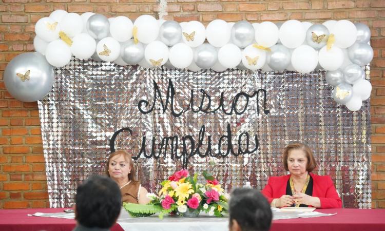 Culminan con honor, décadas de servicio a la educación en salud