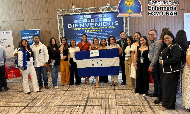 Maestrandos en Cuidados Críticos y Urgencias participan en congreso internacional en Panamá